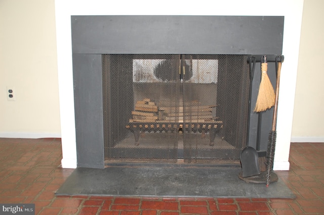 404 Franklin Ct, North Wales, PA 19454 - detailed view of baseboards