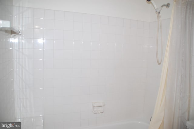 404 Franklin Ct, North Wales, PA 19454 - bathroom view of shower / bath combination with curtain