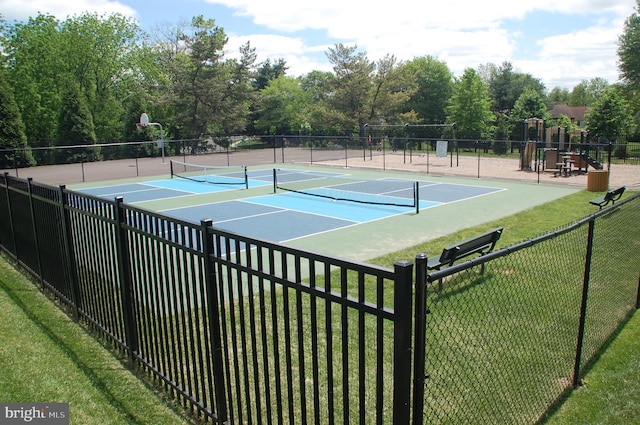 404 Franklin Ct, North Wales, PA 19454 - view of tennis court