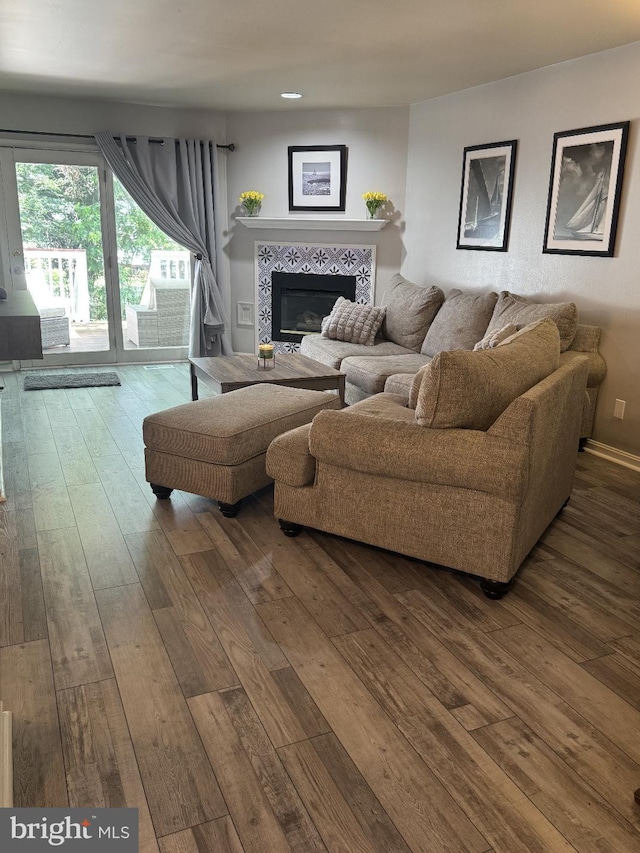 1004 Blackwell, Annapolis, MD 21403 - living room with dark wood-type flooring, a fireplace, and recessed lighting