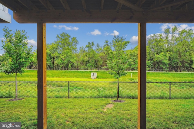 1724 Atlas Dr, Frederick, MD 21702 - view of yard