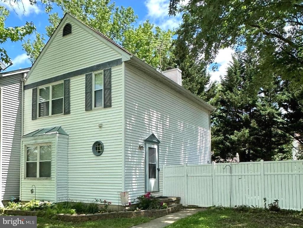 1895 Norhurst Way N, Catonsville, MD 21228 - view of side of home with a chimney