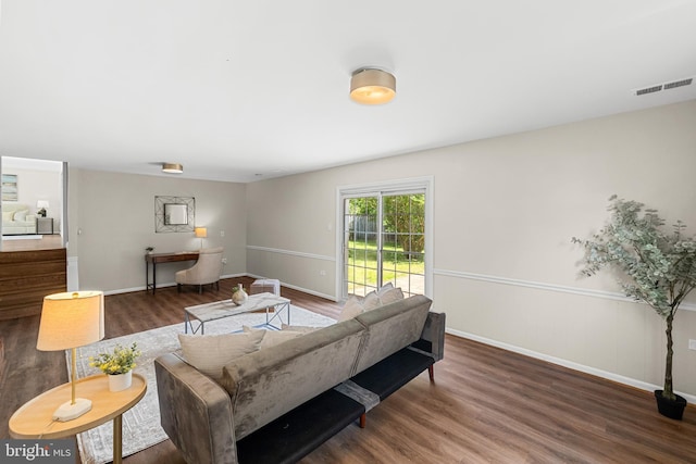 12516 Castleleigh Pl, Silver Spring, MD 20904 - living area with wood finished floors and baseboards