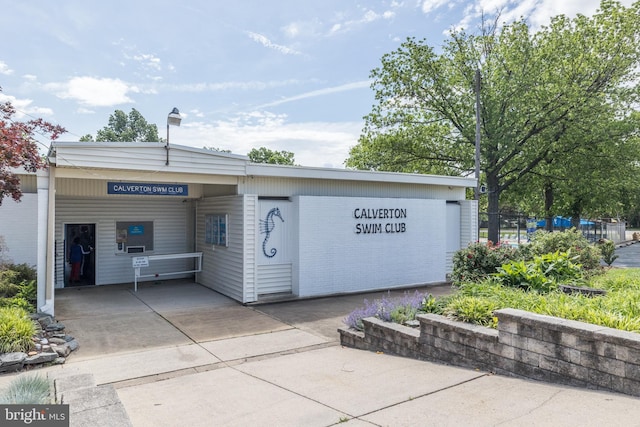12516 Castleleigh Pl, Silver Spring, MD 20904 - view of building exterior with an attached carport and driveway