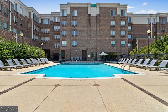 4701 Old Soper Rd Unit 565, Suitland, MD 20746 - community pool with a patio