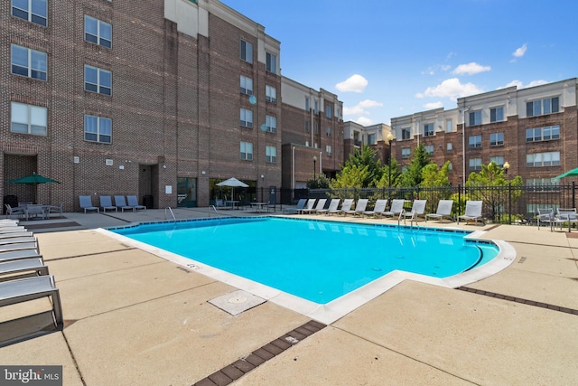 4701 Old Soper Rd Unit 565, Suitland, MD 20746 - community pool with a patio