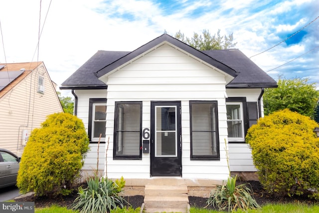 6 New Hillcrest Ave, Trenton, NJ 08638 - bungalow-style home featuring a shingled roof