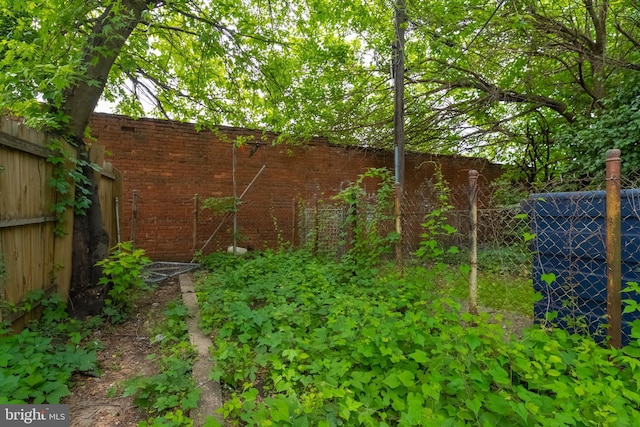 1839 Ramsay St, Baltimore, MD 21223 - view of yard