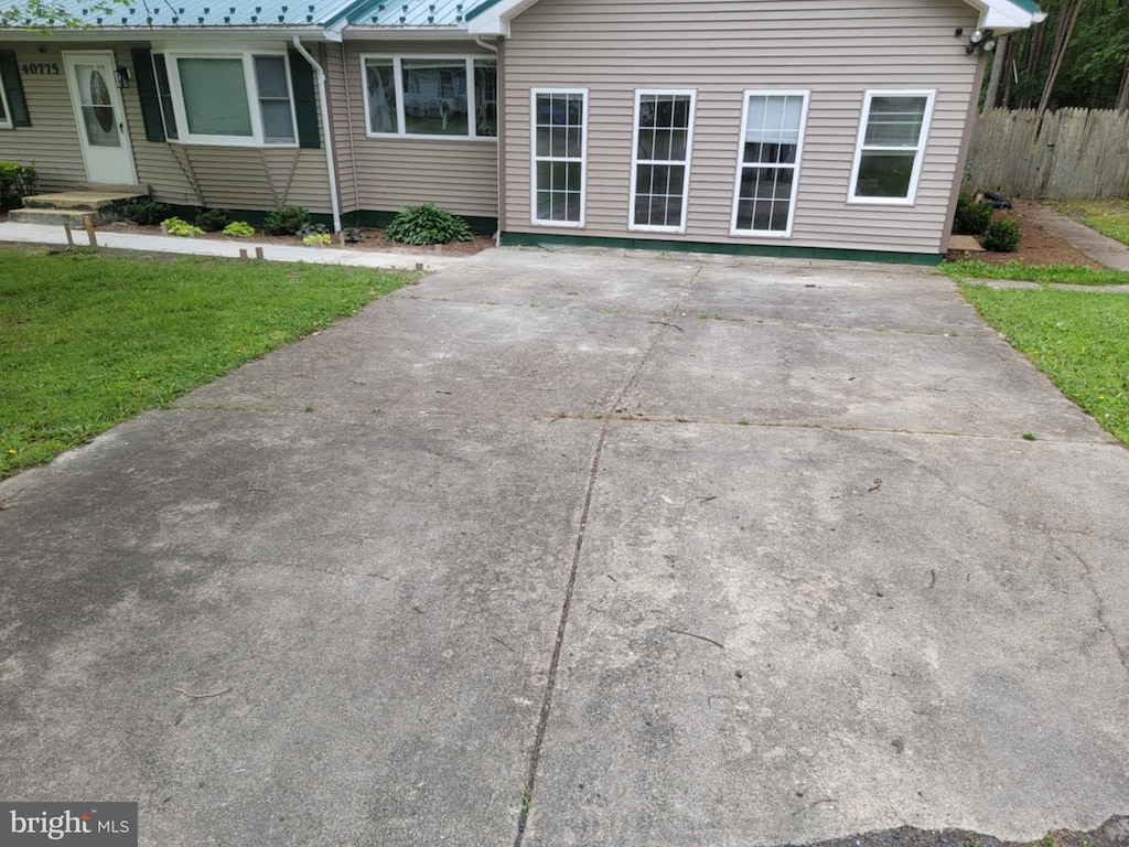 40775 Kennedy Ct, Mechanicsville, MD 20659 - view of front of property with driveway and metal roof