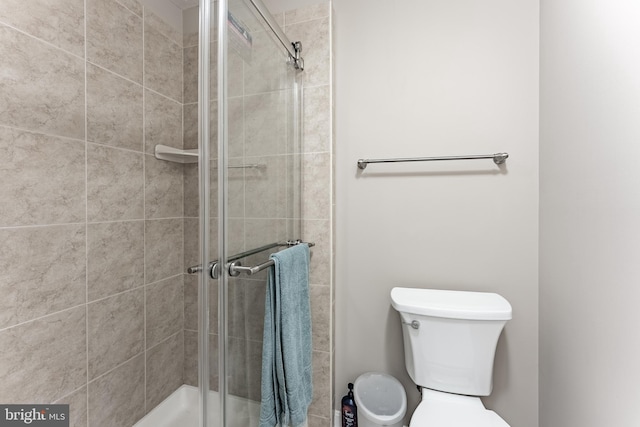 7414 Golden Horseshoe Ct, Springfield, VA 22153 - full bath with a stall shower and toilet