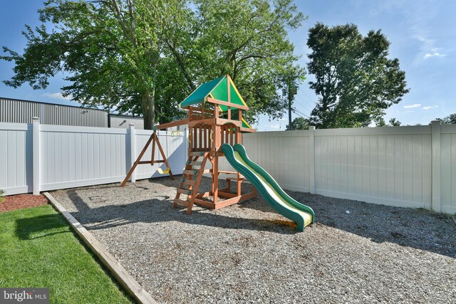 100 Shenandoah Rd, Cinnaminson, NJ 08077 - view of play area featuring a fenced backyard