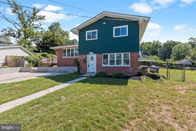 view of front facade with brick siding