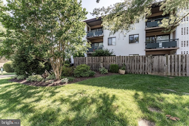 2856 Dover Ln Unit 103, Falls Church, VA 22042 - view of yard