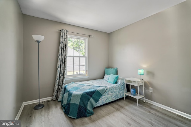 205 Highland Blvd, New Castle, DE 19720 - bedroom featuring wood finished floors and baseboards
