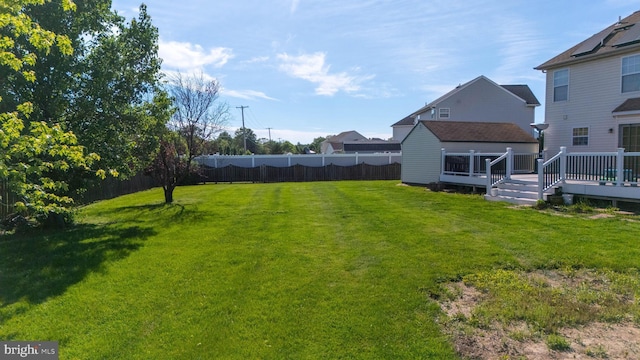 134 Cobblestone Dr, Gilbertsville, PA 19525 - view of yard featuring a deck