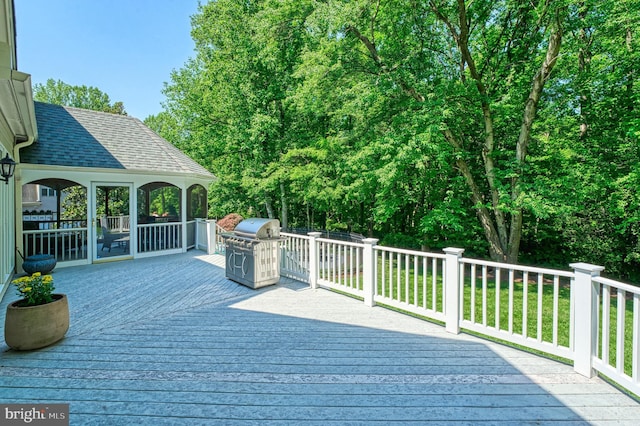 1296 Newkirk Ct, Vienna, VA 22182 - wooden deck with area for grilling