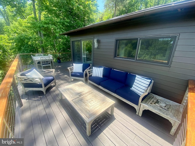 201 Nottingham Hl, Annapolis, MD 21405 - deck with an outdoor hangout area