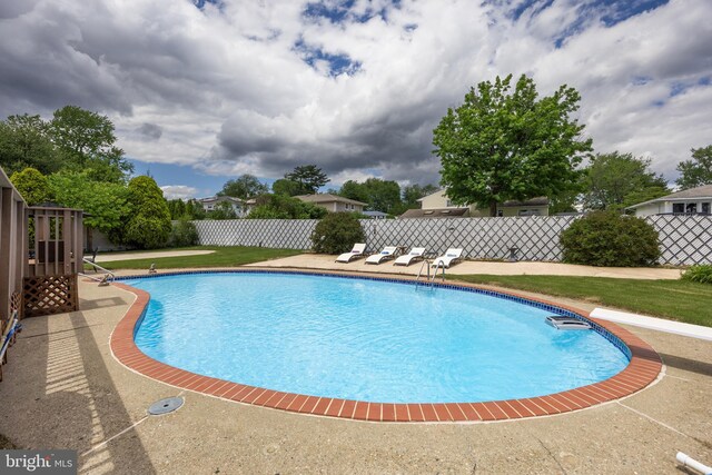 24 Holyoke Dr, Delran, NJ 08075 - view of swimming pool with a diving board