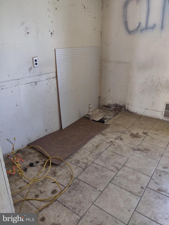 1302 N 25th St, Philadelphia, PA 19121 - view of unfurnished room