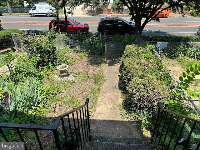 1533 N Carolina Ave NE, Washington, DC 20002 - view of yard