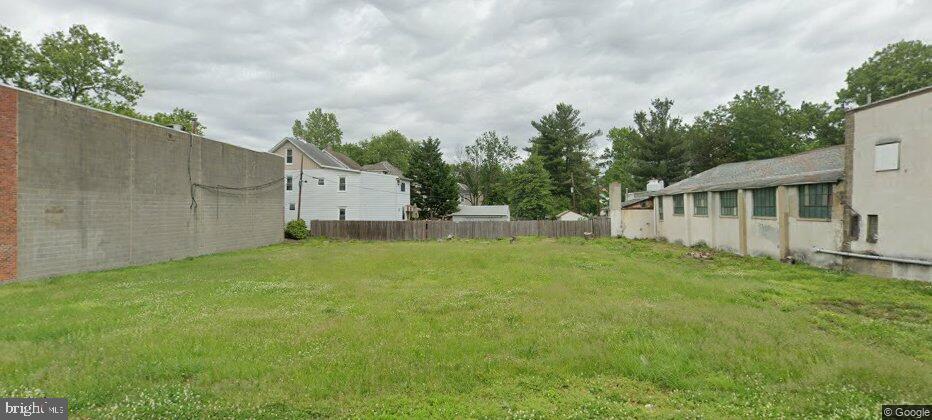 604 Broad St, Riverton, NJ 08077