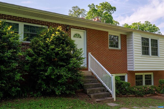 150 N Bennington Rd, Charlottesville, VA 22901 - view of front of home featuring brick siding