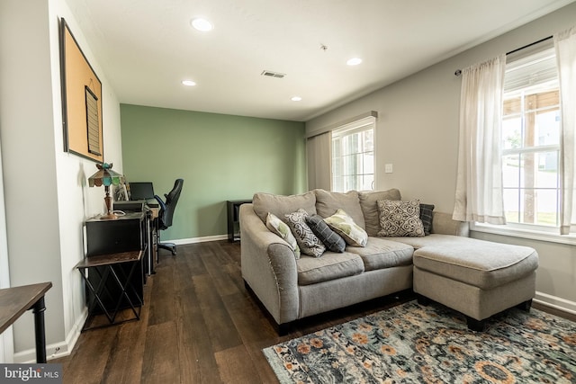 104 Overlook Dr, Hanover, PA 17331 - living area featuring dark wood-style flooring, recessed lighting, and baseboards