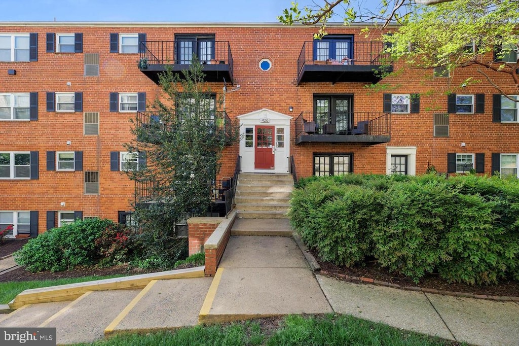 426 N Armistead St Unit 304, Alexandria, VA 22312 - view of apartment building / complex