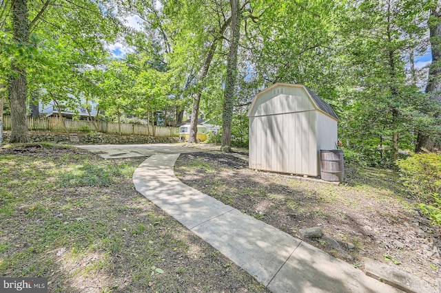 818 Glen Allen Dr, Baltimore, MD 21229 - view of yard