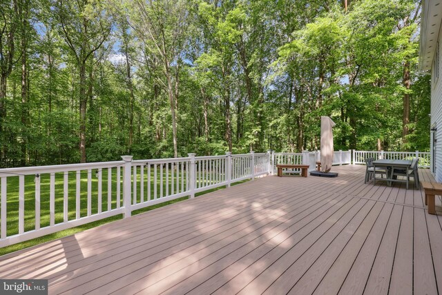 3 Franklin St, Stafford, VA 22556 - wooden terrace with outdoor dining area