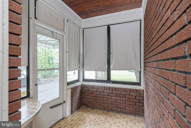 27 N Warren St, Woodbury, NJ 08096 - unfurnished sunroom with healthy amount of natural light