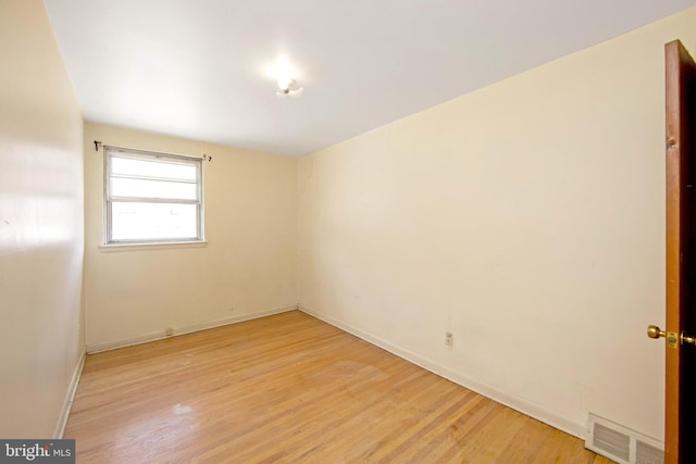 4021 Balwynne Park Rd, Philadelphia, PA 19131 - unfurnished room with light wood-type flooring and baseboards