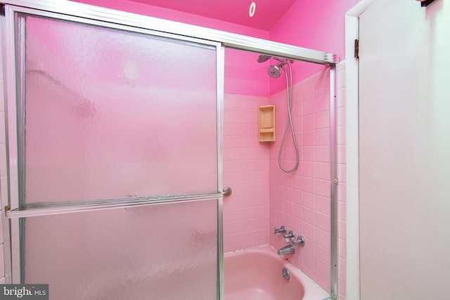 4021 Balwynne Park Rd, Philadelphia, PA 19131 - full bathroom with bath / shower combo with glass door