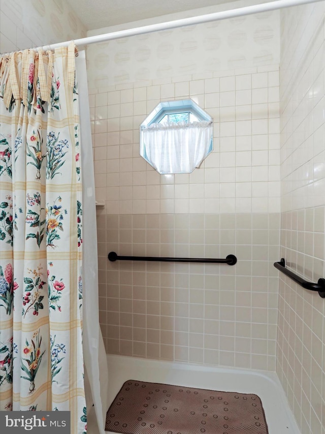 12953 Little Hayden Cir, Hagerstown, MD 21742 - full bathroom with a shower with shower curtain