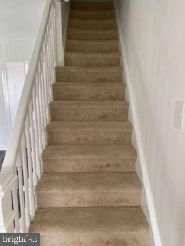 70 Chestnut St, Mohnton, PA 19540 - view of staircase