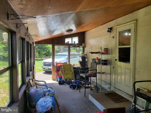 196 Jerrys Ave, Clayton, NJ 08312 - sunroom with vaulted ceiling