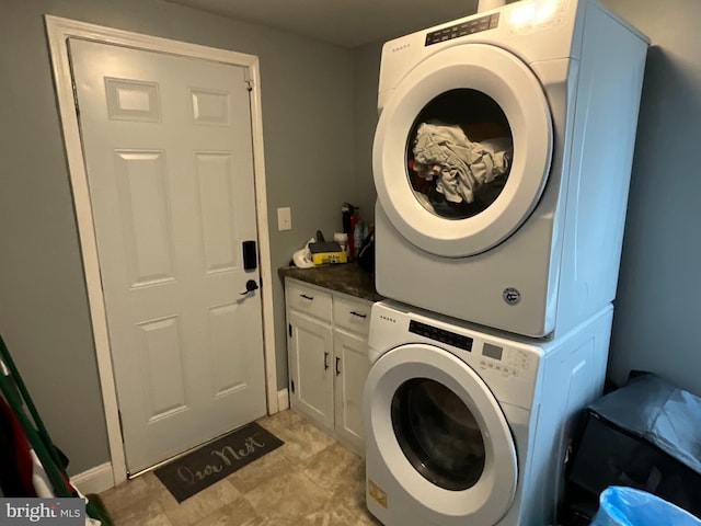 12808 New Row Rd, Mount Savage, MD 21545 - laundry area featuring stacked washer / drying machine