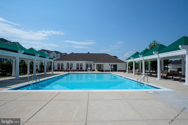 7305 Maplecrest Rd Unit 407, Elkridge, MD 21075 - community pool with a patio