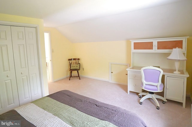 301 Country Club Trl, Fairfield, PA 17320 - carpeted bedroom with lofted ceiling, a closet, and baseboards