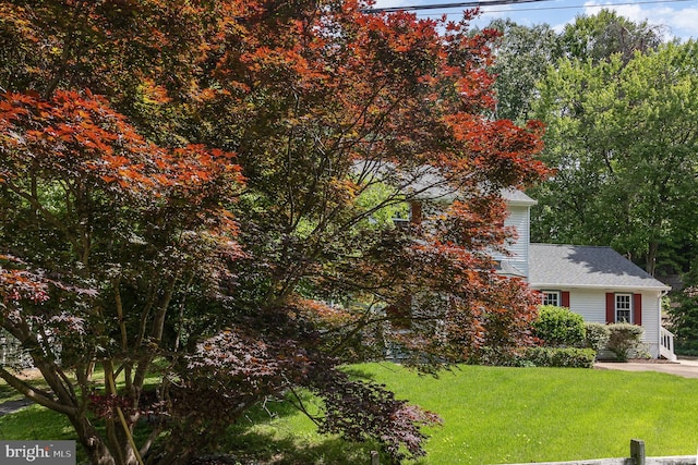 2070 Farragut Dr, Stafford, VA 22554 - view of green lawn