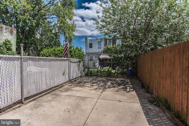 3539 Almond St, Philadelphia, PA 19134 - view of patio / terrace