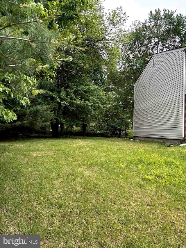585 Andrew Dr, Southampton, PA 18966 - view of green lawn