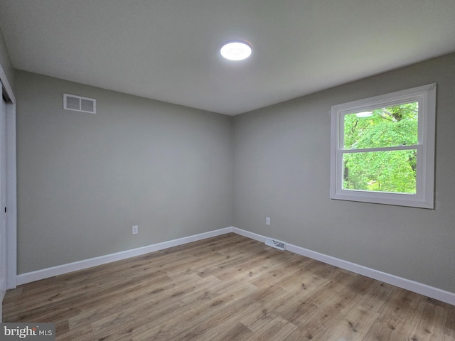 585 Andrew Dr, Southampton, PA 18966 - empty room featuring light wood-type flooring and baseboards