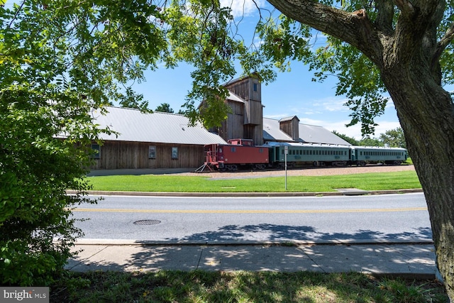 213 N Queen St, Chestertown, MD 21620 - view of asphalt road with curbs