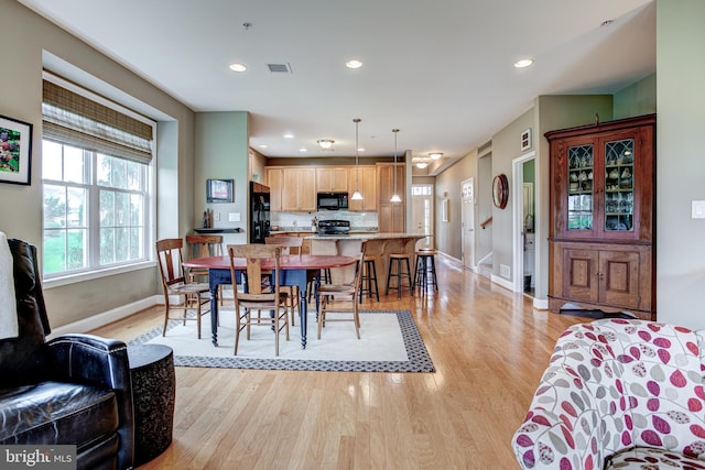 137 Settlers Way, Boalsburg, PA 16827 - dining area featuring light wood-style floors and recessed lighting