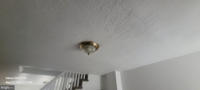 218 Stroud St, Wilmington, DE 19805 - detailed view of a textured ceiling