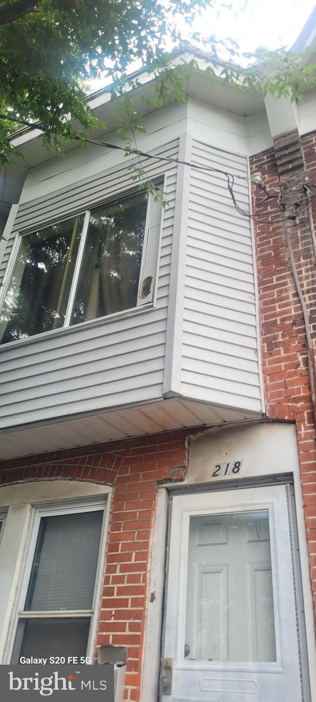 218 Stroud St, Wilmington, DE 19805 - exterior view of brick siding