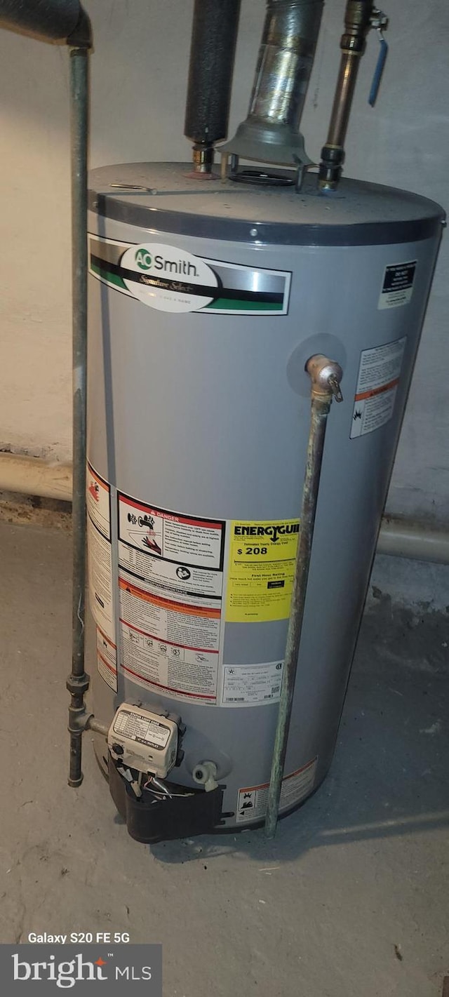 218 Stroud St, Wilmington, DE 19805 - utilities featuring gas water heater