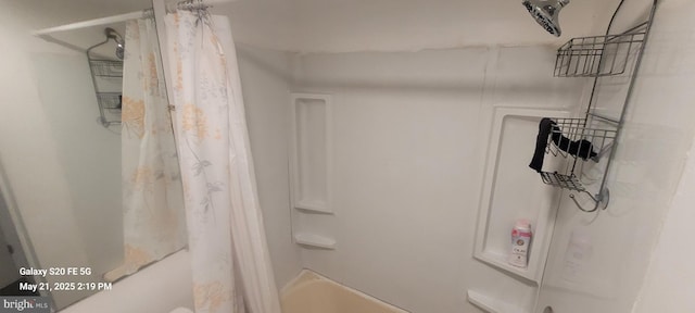 218 Stroud St, Wilmington, DE 19805 - full bath featuring shower / tub combo