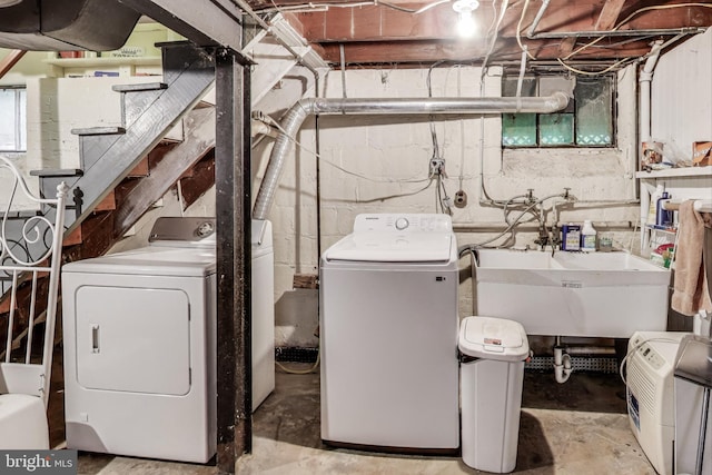 4208 Longfellow St, Hyattsville, MD 20781 - washroom with washer and clothes dryer